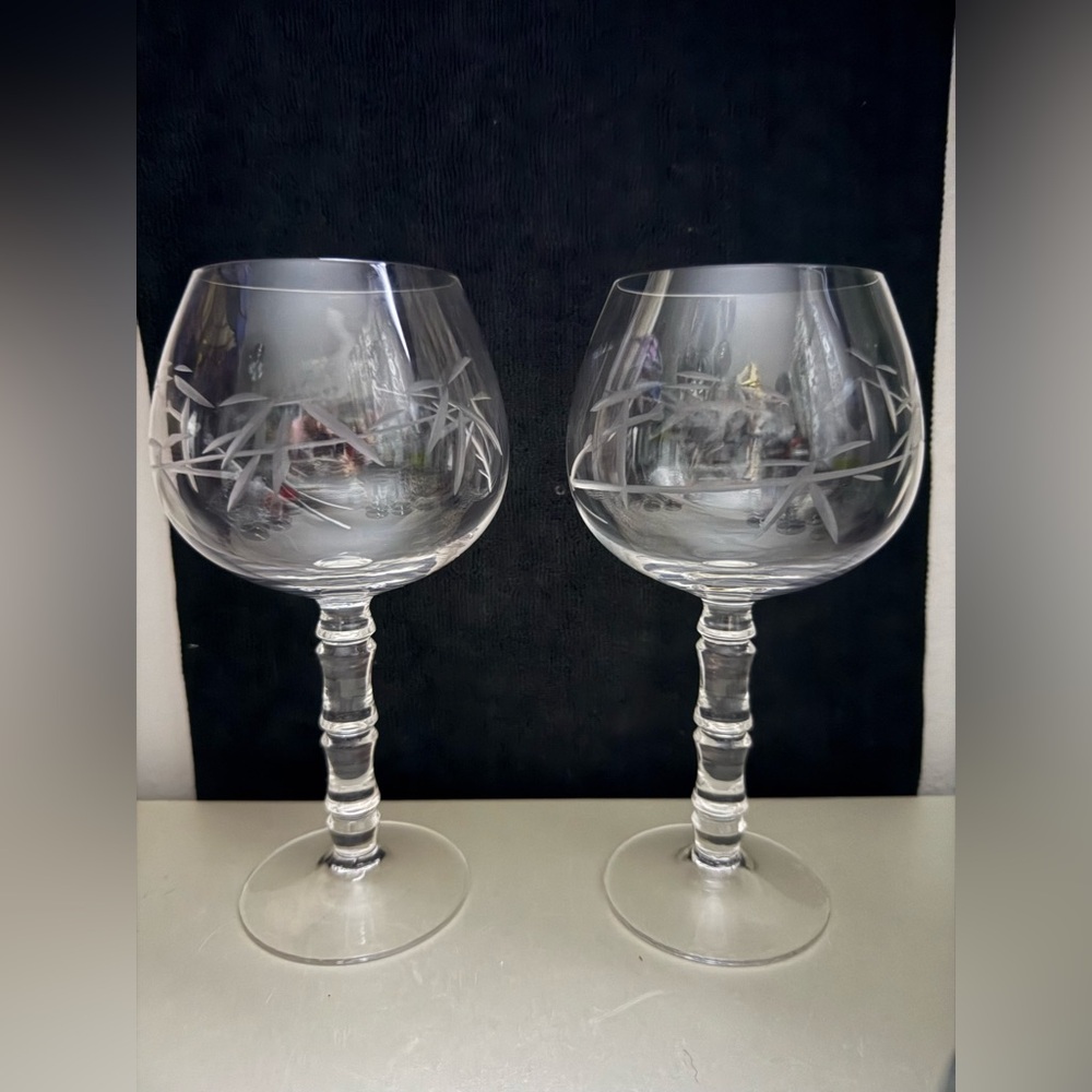 2 Tommy Bahama etched bamboo, large glasses 26oz